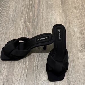 D'Amelio Black Knot Slide Sandals Size 7.5